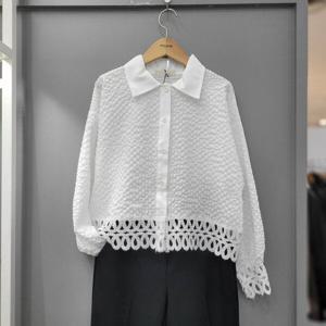 [무자크]엠버 펀칭레이스 블라우스 P2BL26
