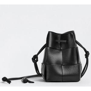 보테가베네타 미니 카세트 크로스바디 버킷백 680217