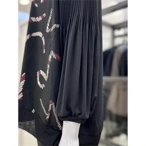 트리아나 플리츠 볼륨 소매 블라우스 블랙 AI3BA092