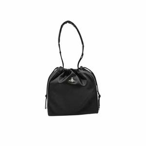 비비안웨스트우드 힐러리 버킷백 블랙 여성 4C020004U S000D N403