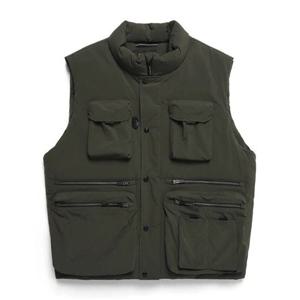 내셔널지오그래픽 NRN 멀티포켓 하이넥 다운 베스트 N244MDV050 331723