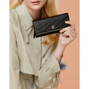 [닥스ACC][선물포장/쇼핑백동봉]블랙 칼라일 패턴 골드 DD 3단 장지갑 DCWA4E411