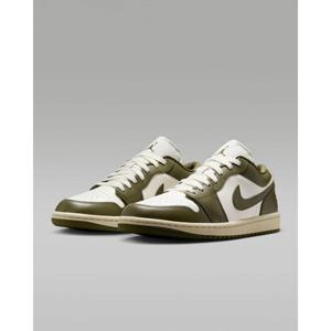 나이키 에어 조던 1 로우 스니커즈 DC0774 122