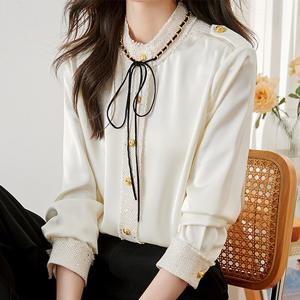 [패션시그널] 리본팬시 네크라인 금장버튼 블라우스 E6B7DE