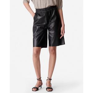 아떼바네사브루노 24FW 블랙 양가죽 버뮤다 팬츠 VIPA4F114BK