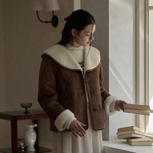 [비뮤즈맨션] Wide collar mustang jacket - Brown [BE25WIJK002BR]