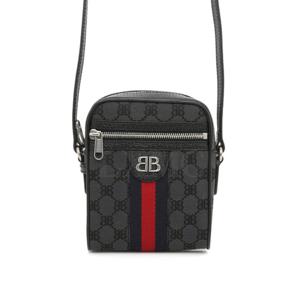 발렌시아가 해커 프로젝트 숄더백 680129 미니크로스 카메라백