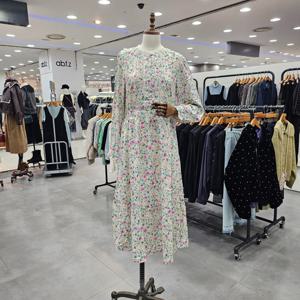 [써스데이아일랜드]핀턱 디테일의 원피스 T246MOP143W