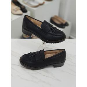 [한슈]태슬 장식 에나멜 통굽 여성로퍼 4cm HS584376ct (4234312