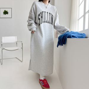 [올리비에스클로젯] 오버핏 레터링 후리스 롱원피스_O2512OP072D