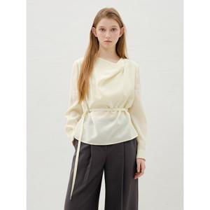 [올리브데올리브]벨티드 핀턱 셔링 블라우스 OW6MB316