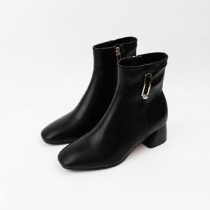 [신난다슈] 여성 앵클부츠 5cm 여자 숏 앵글 부츠 기모 소가죽 발편한 통굽 MRO257150 블랙