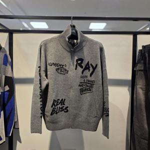 엠할리데이 HC21 낙서 그래픽 하이넥 집업 MQ5SU508