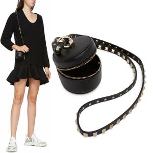 20FW UW2P0U30 락스터드 넥 파우치백