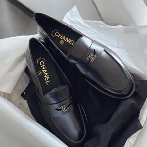 샤넬 미니 로고 로퍼 단화 여성 G45504