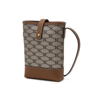 [헤지스]헤지스 그레이 로고패턴 가죽 미니크로스백 WIBA5E826G2