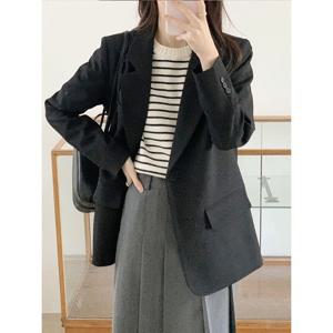 [헤레이스]레터링 자켓_YMSH26SS057