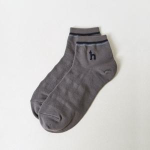헤지스  26SS  남성 로고자수 면혼방 단목양말 HZSS6E304G2
