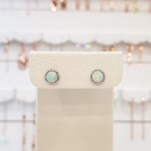 볼라레 세이브존01 귀금속 화이트오팔 볼드 써지컬귀걸이 6mm SSE483