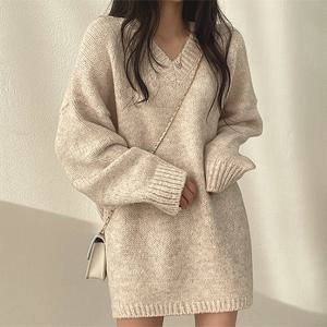 [패션시그널] 브이네크라인 롱 니트 8EEB10