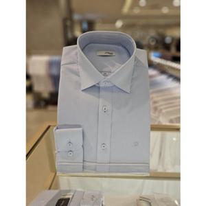 [듀퐁] (SE5FM21LS315SBU) 2025년FW 슬림핏 구김없는 도비짜임 블루긴팔셔츠