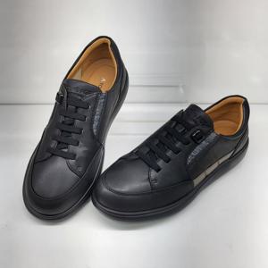 [에스콰이아]여성 와이드핏 캐주얼 스니커즈 YAEFHZ752BK