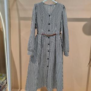 라티움 HC34 구김없는 앞전체오픈형 어깨셔링퍼브소매 브이넥가을 롱원피스 T2523OP01