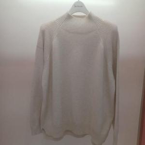 Destijl HC06 부드럽고 품넉넉한 옆트임 언발 깔끔한 반목폴라 니트티 D2543sw11I