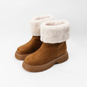 [신난다슈] 여성 앵클부츠 5cm 여자 방한 앵글 털 부츠 기모 퍼 스웨이드 통굽 FL251489 베이지