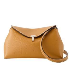 토템 스무스 가죽 T 락 클러치 234-WLGBG423-LE0030-105 TAN