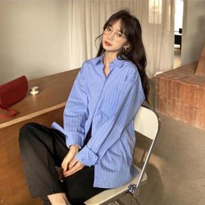 [시스터즈] 여성 모던 시크 블루톤 스프라이프 셔츠