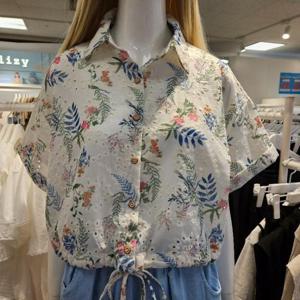 클리지 HC35 루즈핏 플라워 펀칭 블라우스 CP5WBL7605 FR