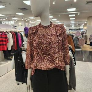 올리비아로렌 HC05 올오버 프린트 쉬폰블라우스(와인) VOC NL3F7221