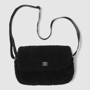 엄브로크로스백 NQK UP423CBGO8-BLK 플리스 스퀘어 크로스백 / BLACK