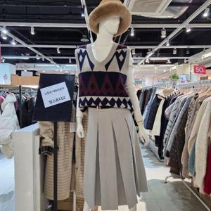 밀스튜디오 DP02 오버핏 브이넥 니트조끼 LRCIVS103