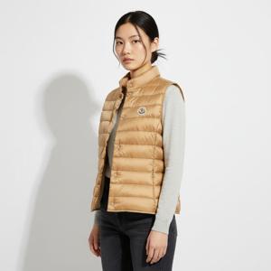 몽클레르 배송 몽클레어 여성 리안 로고패치 패딩 조끼 1A10200 53048 205