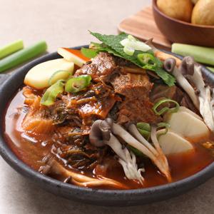 [무보까국밥] 한식명장 국내산 고기듬뿍 순살 감자탕 600g x 10팩, 뼈없는 감자탕