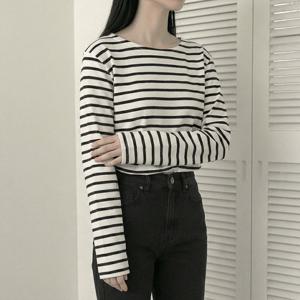 [올리비에스클로젯]소매라벨 포인트 줄지 티셔츠_O2601TS016A