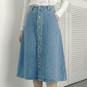 [올리비에스클로젯]버튼 클로징 데님 플레어 스커트_O2601SK011A