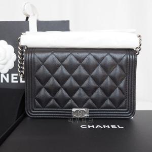 샤넬 보이 WOC 캐비어 블랙 빈티지은장 AP1117