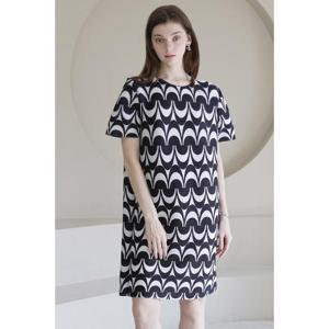 [요이츠](택가 213000원)[요이츠] 반원 패턴 라운드 반팔 플리츠 원피스_YJ03WNPOP06