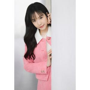 [제이제이 지고트]칼라 디테일 크롭 트위드 재킷 GP2A0JKR51