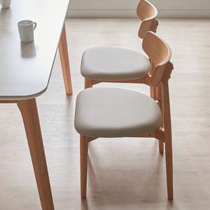 리가 식탁 의자 A형 고무나무원목 관리편한 이지클린 인조가죽