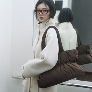 [LAP] HUGGLE STRING SHOULDER BAG AR7ABA20