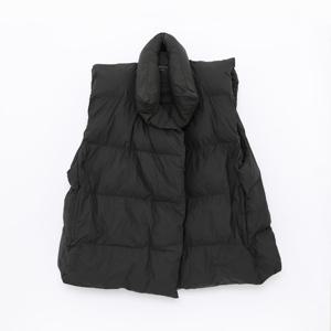 발렌시아가 하이넥 백로고 랩 푸퍼 패딩 조끼 751718 TOO41 1000
