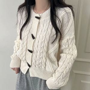 [베나프]마브 꽈배기 니트 가디건_BI3GD013