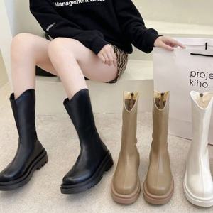 여성 절개라인 둥근코 발편한 뒷지퍼 통굽 미들부츠