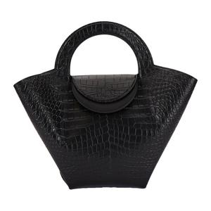 보테가베네타 크로커다일 돌 백 블랙 658516 VA450 8425