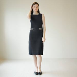 [요이츠] 배색 라운드넥 포켓 포인트 플리츠 원피스 챠콜_YK03WRPOP03