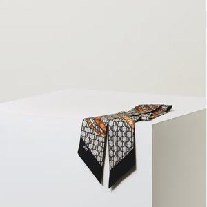 [닥스핸드백] 네이비 DD패턴 실크 스카프DCSC6E380N2